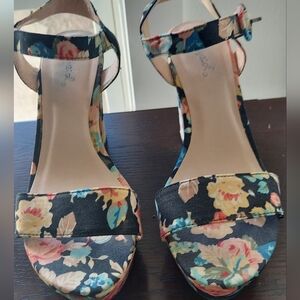 Floral Wedges